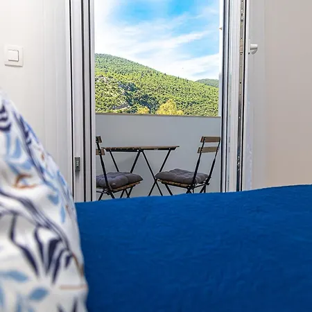Matea - Two Bedroom With Balcony And Sea View Apartament *
