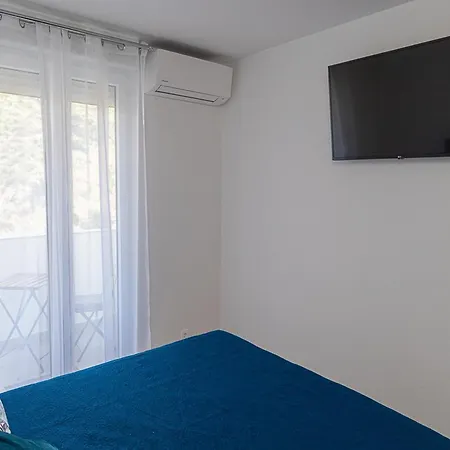 Matea - Two Bedroom With Balcony And Sea View Apartament *