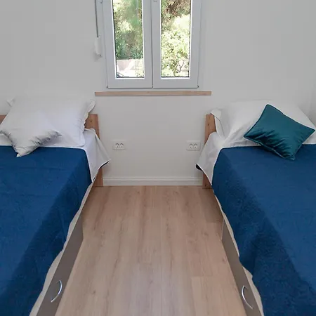 Matea - Two Bedroom With Balcony And Sea View Apartament Mokošica