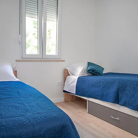 Matea - Two Bedroom With Balcony And Sea View