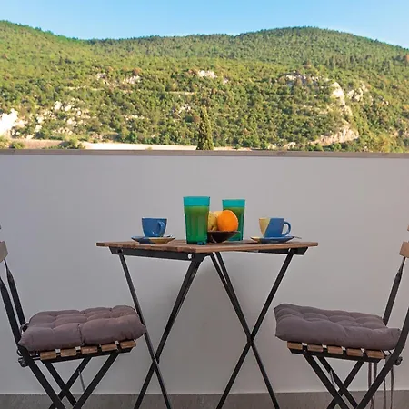 Matea - Two Bedroom With Balcony And Sea View Apartament Mokošica