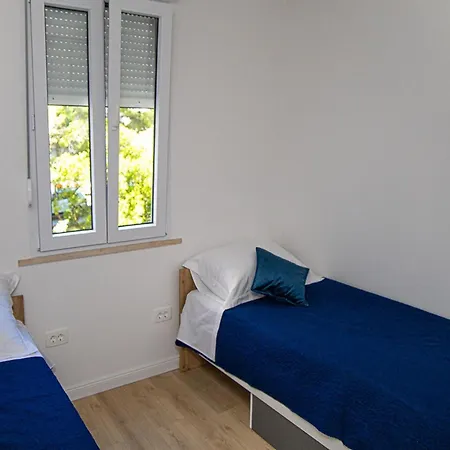 Matea - Two Bedroom With Balcony And Sea View Apartment *